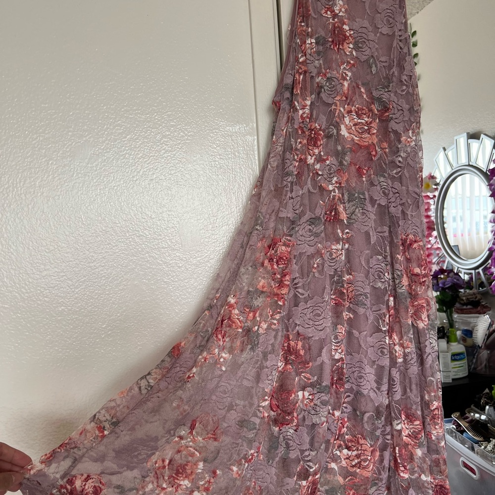 Women’s flowy midi dress 👗